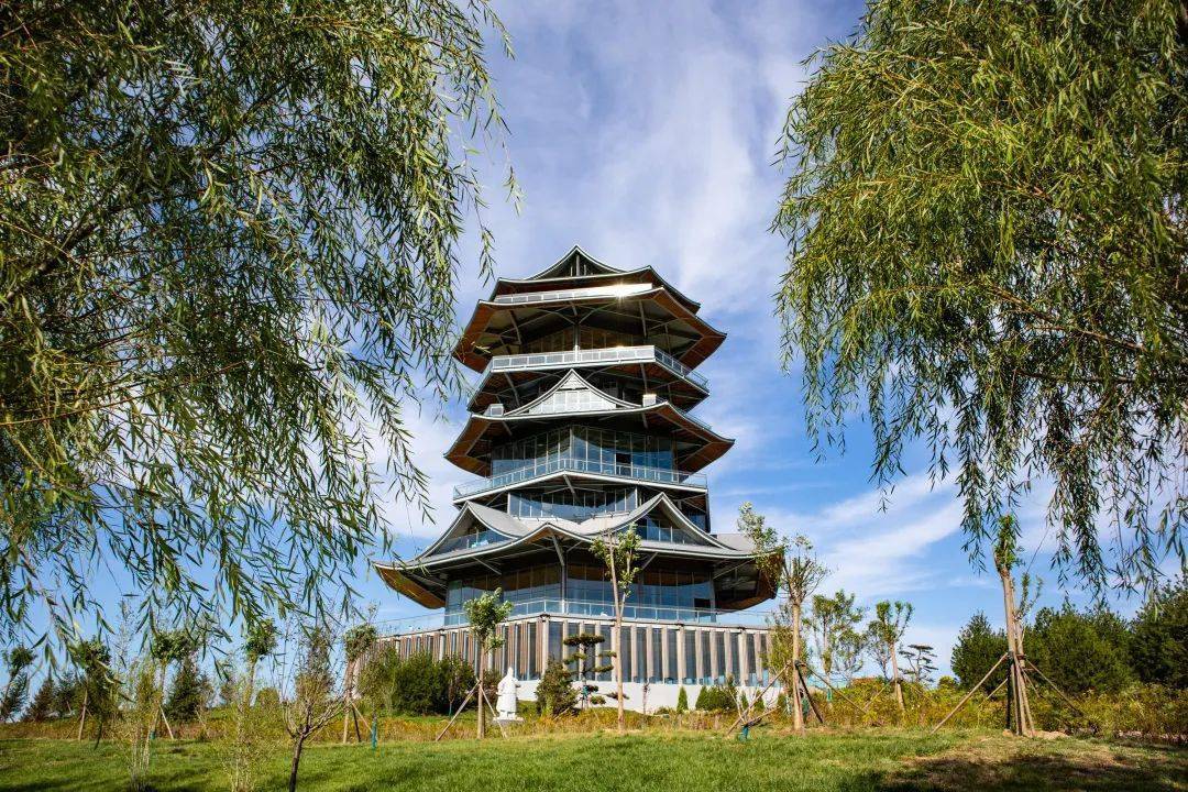 肃宁是远近闻名的状元之乡,这座占地面积达114亩的公园,以"自然生态"