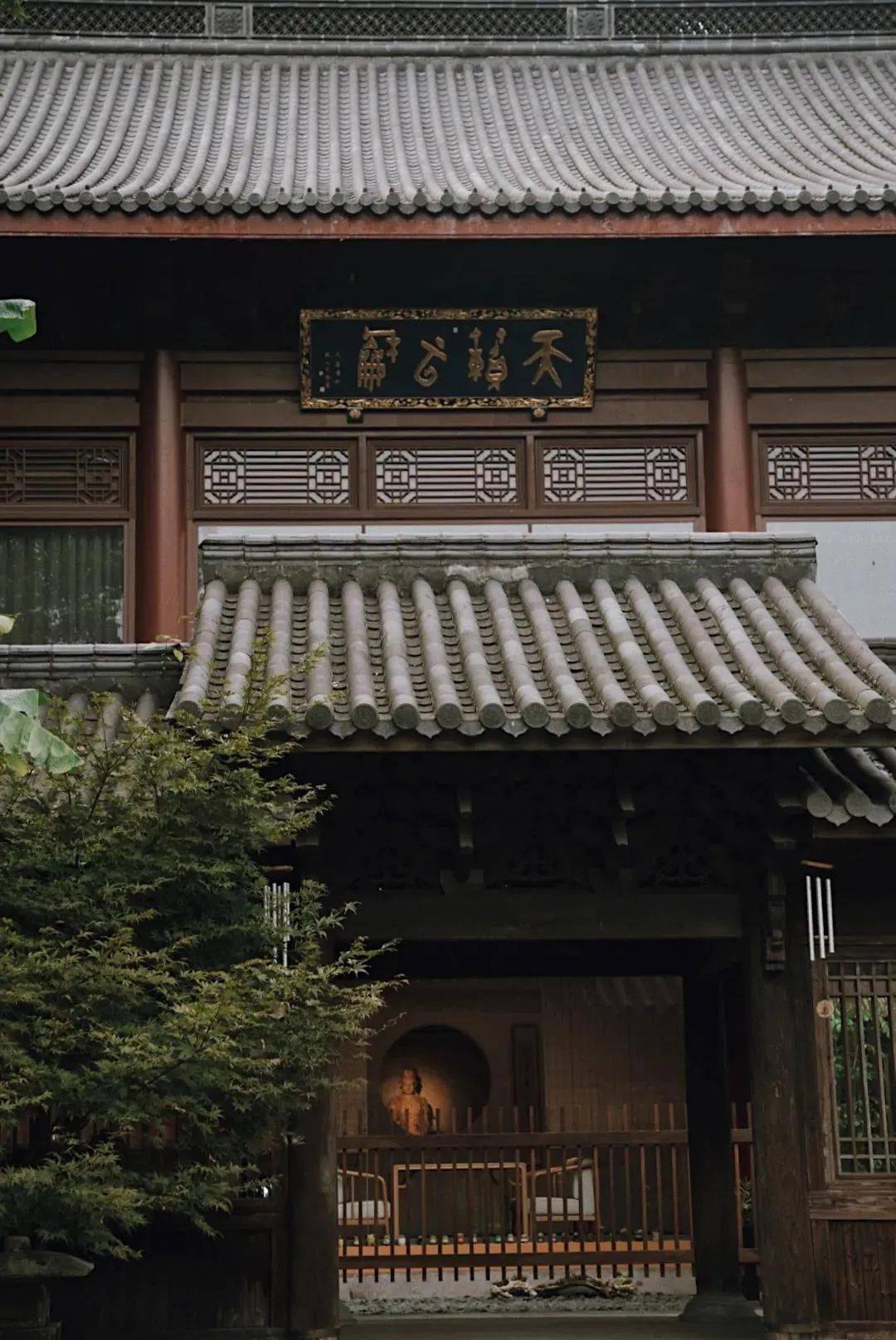 寺内极为值得参观的文景阁,安奉着月真法师花费数十年时间,从海内外