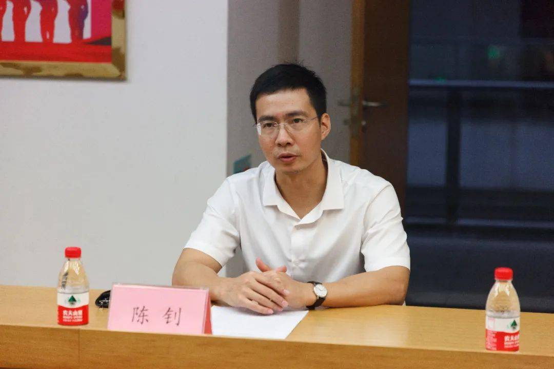 东莞军分区副司令员冯振鹏调研莞城武装工作