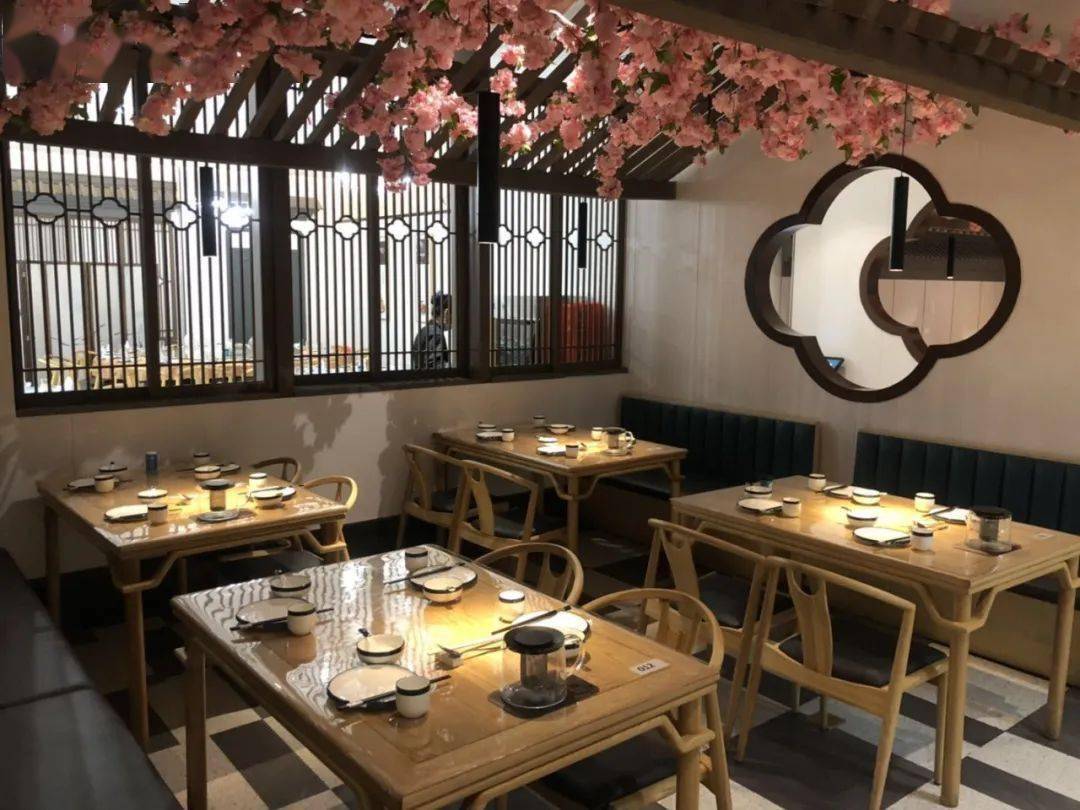 唐延路69元吃原价226的小四川餐厅34人餐秘制葫芦鸡麻辣水煮鱼丝瓜烩