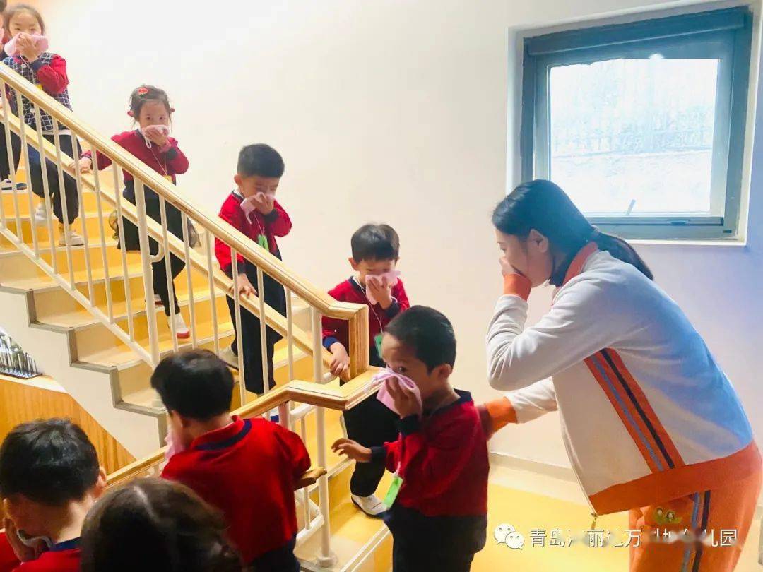 海丽达万科城幼儿园安全无小事防患于未燃安全演练