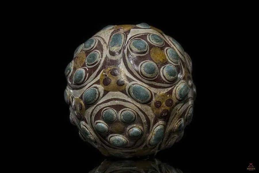 中原藏珍:琉璃球