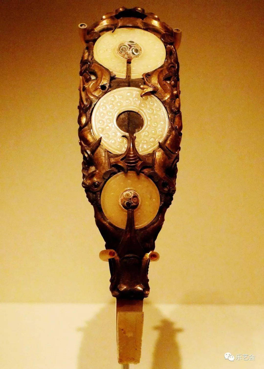 战国 云兽纹青玉璜