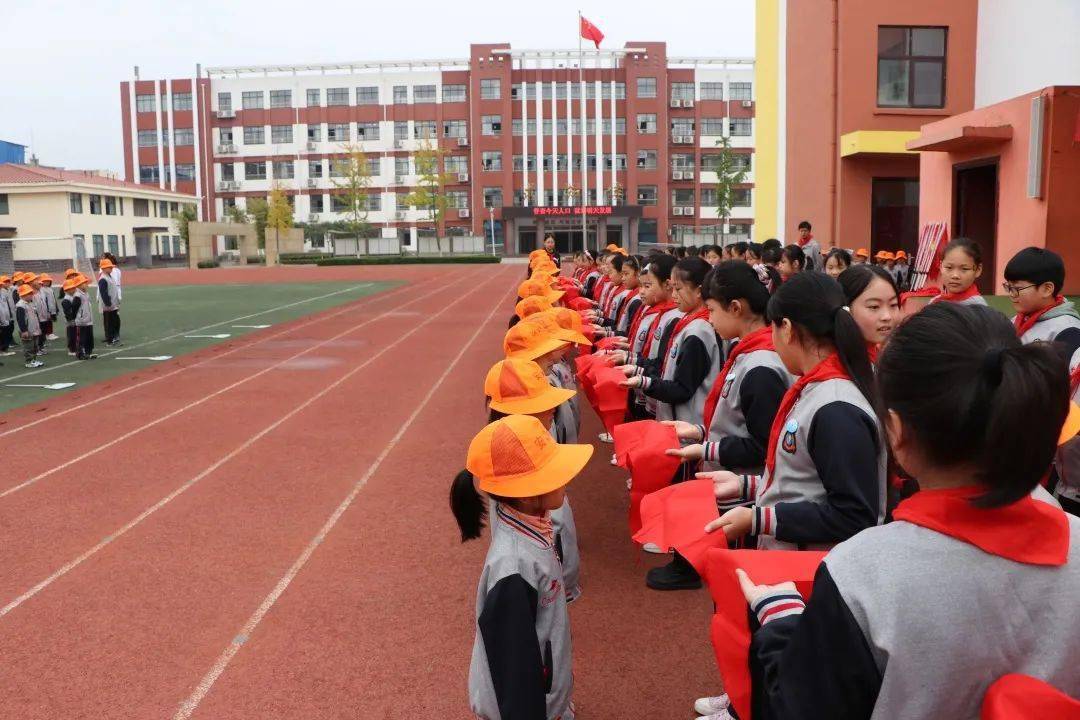 临沂东城实验小学图片