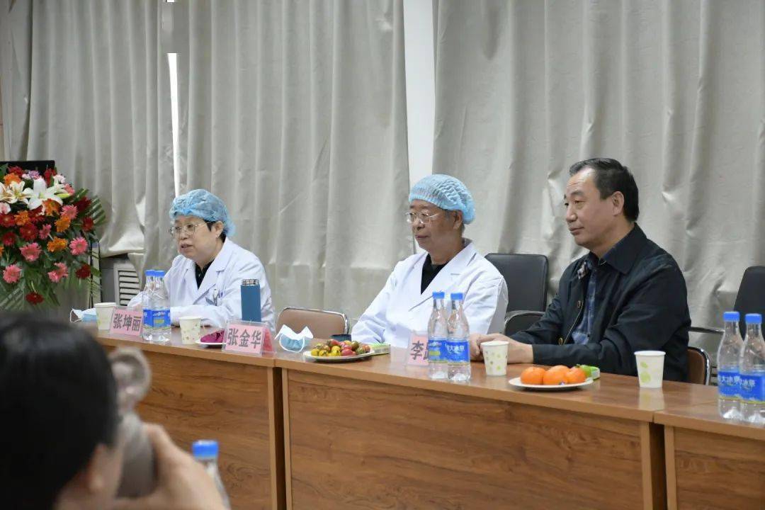 张金华教授华厦衡水同瑞眼科亲诊圆满结束!