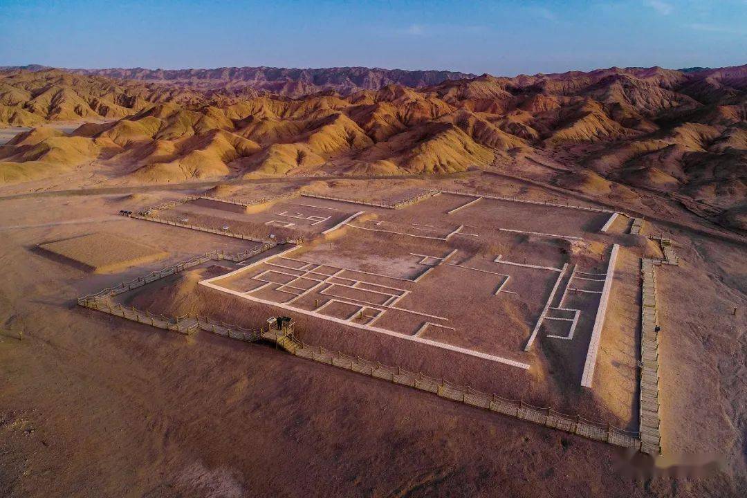 悬泉置遗址上个世纪八十年代,考古工作者对悬泉置遗址进行考古发掘,共