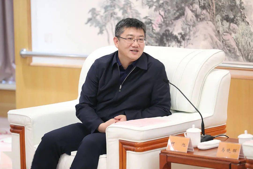 柯旭代表柯坪县各族干部群众对湖州市的对口援助表示衷心感谢,并介绍