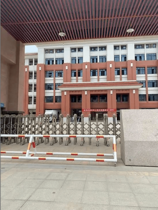 王某与14岁男生何某发生扭打后猝死,安溪县公安局发布通告称,昨晚(13