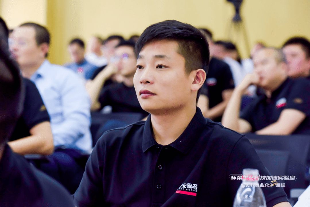 朱志勇认为,4年校园创业有以下收获:第一,打造了一批能够打仗的团队.