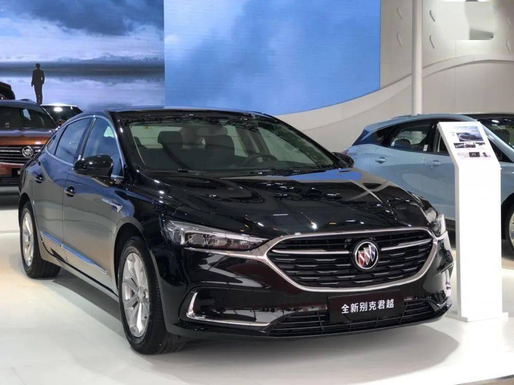 别克君威,君越综合优惠在5万元左右.