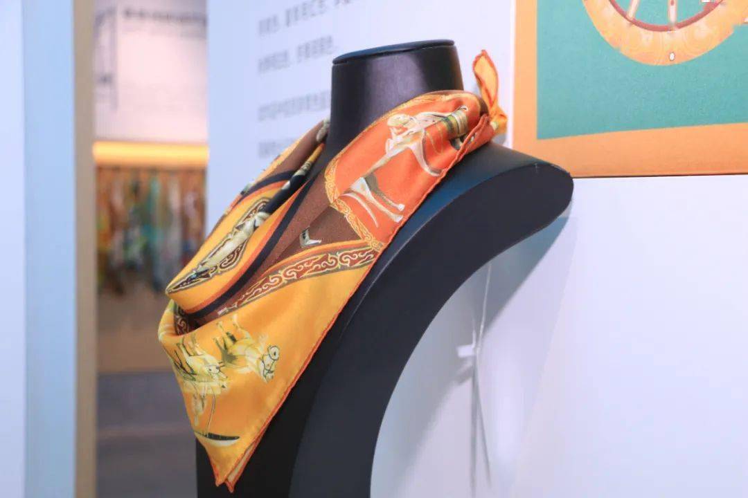 范燕燕wall23艺术中心西安城墙首座品牌艺术中心深秋温情来袭