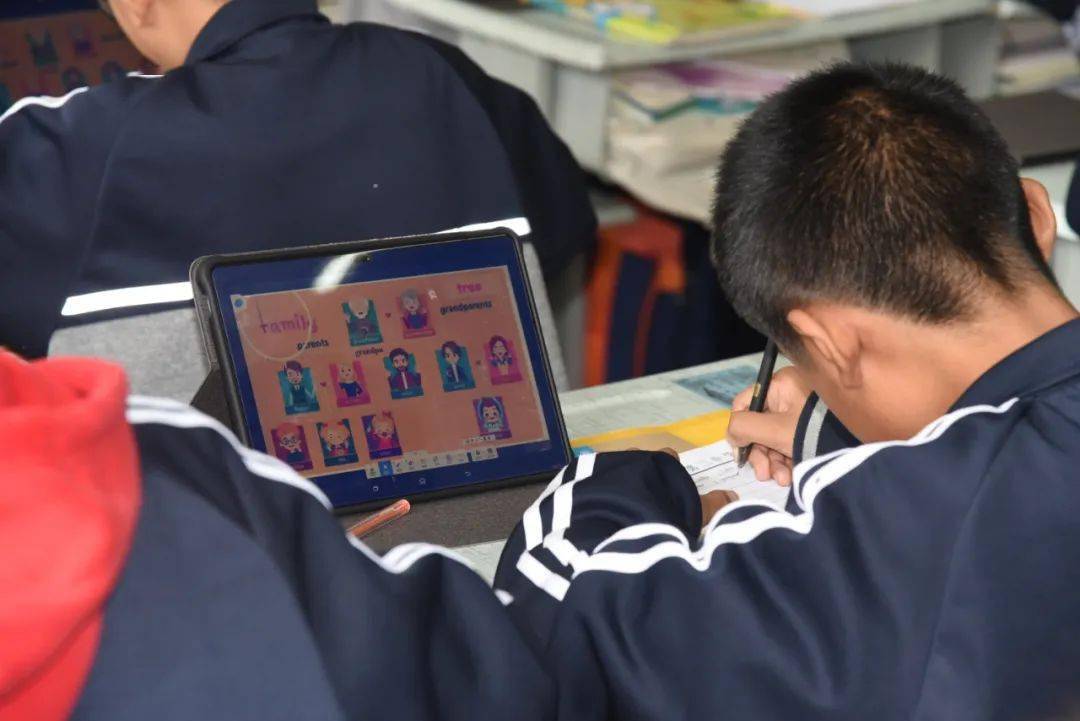 郯城三中开展智慧课堂研讨活动