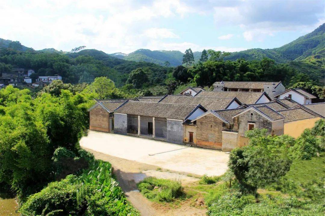 天堂湖溫泉度假山莊,抗日烈士紀念館,黃紹竑故居,黃旭初別墅,沙田柚