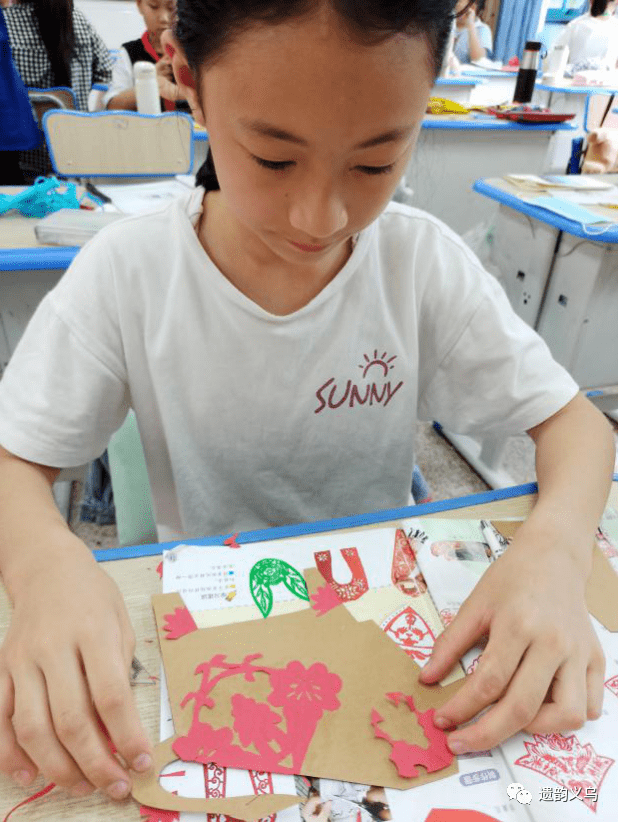 新时代文明实践|我是小小非遗传承者——上溪二小举行剪纸活动