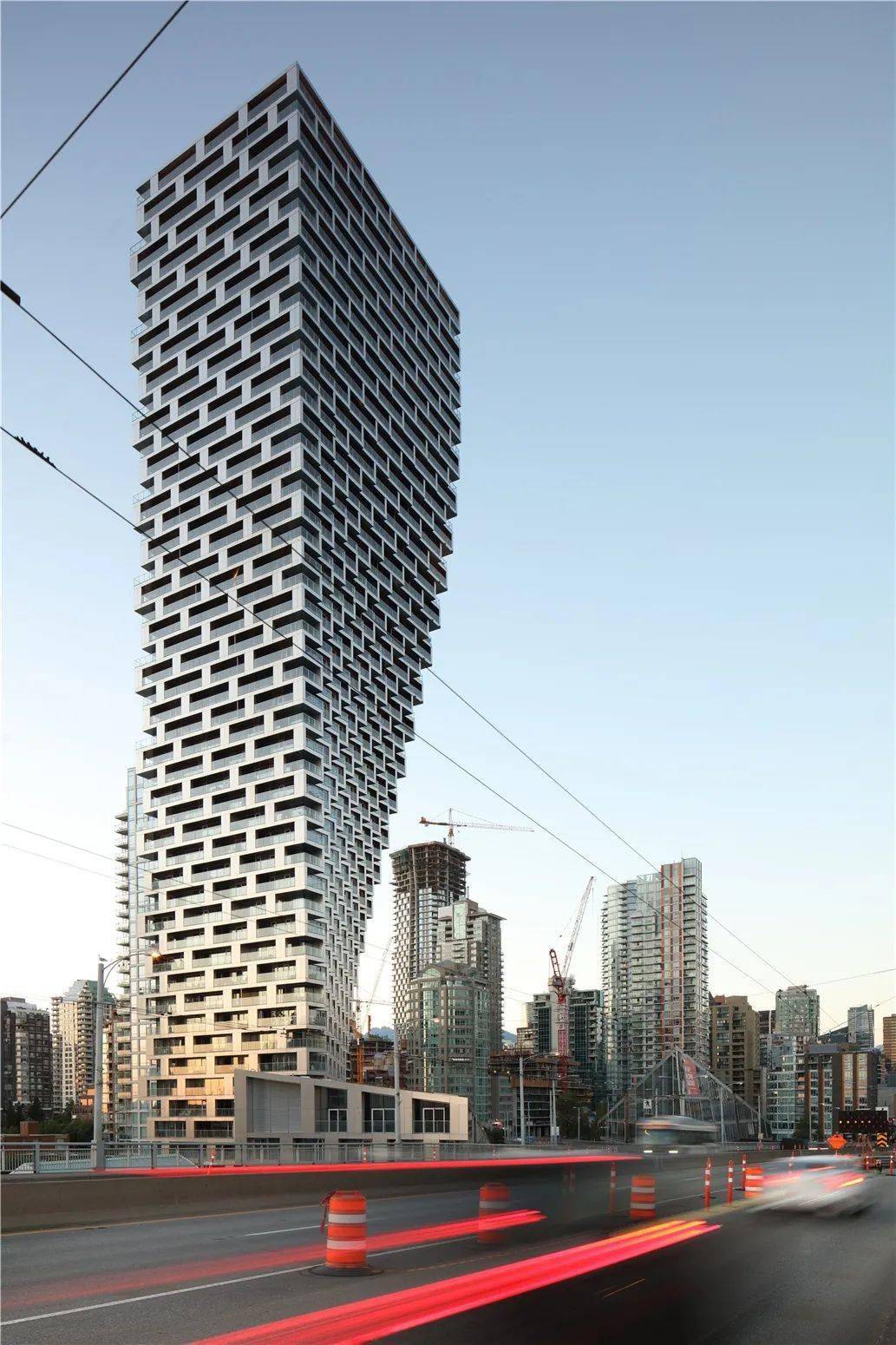 骨骼清奇的big温哥华公寓曝光,"重新"定义城市的天际线_建筑