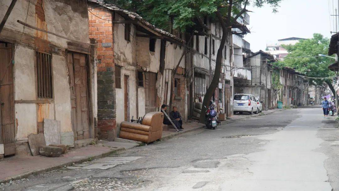 现场拍摄总投入3542万元南丰这几条街正大改造中