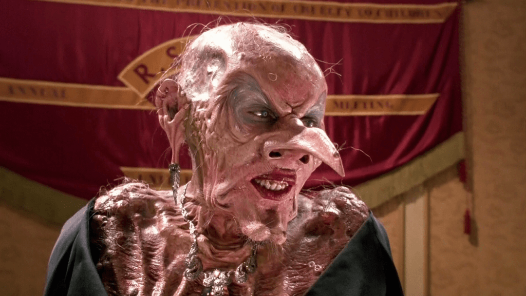 这是一部集奇幻,荒诞,恐怖,喜剧.