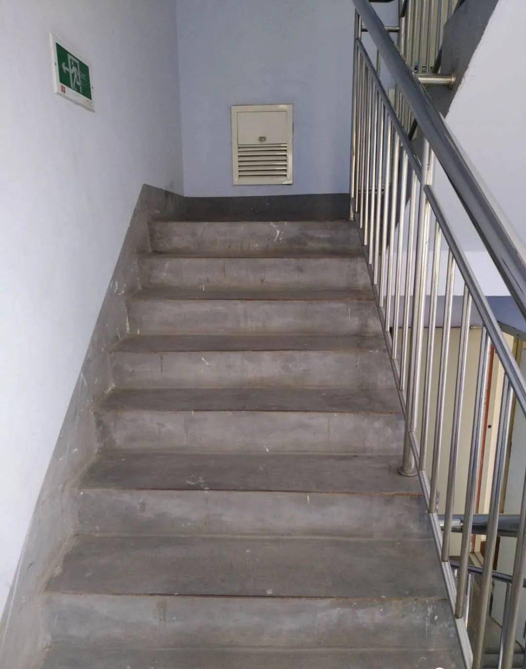 关注消防安全楼道内禁止停放车辆,堆放物品关注消防安全消防通道乃