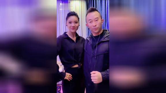 云南山歌明星李林峰