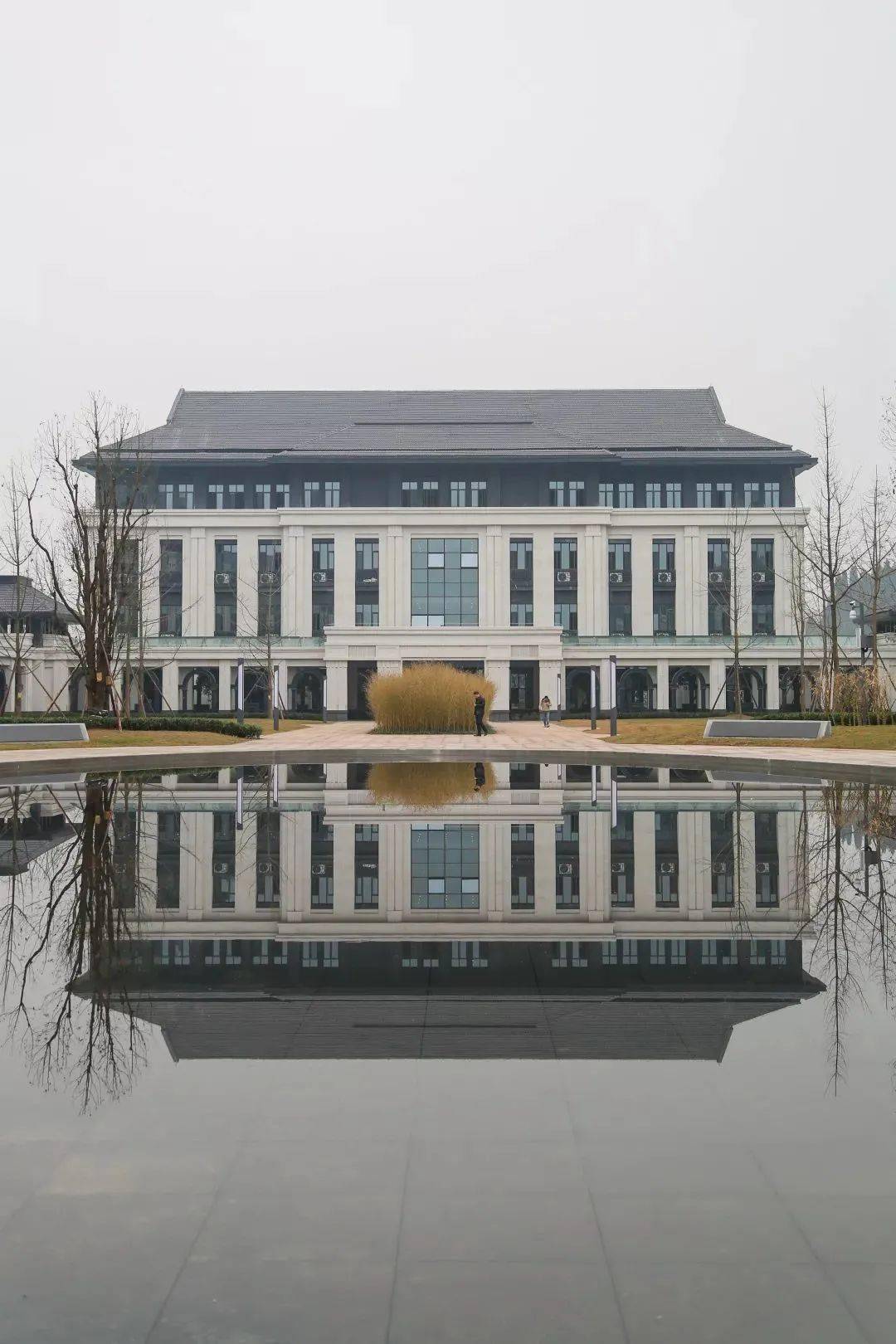 宜宾学院临港校区今日开学环境超美食堂黑科技亮眼