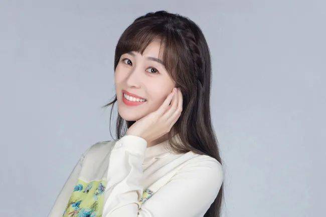 要让你看到很不一样的主持人!