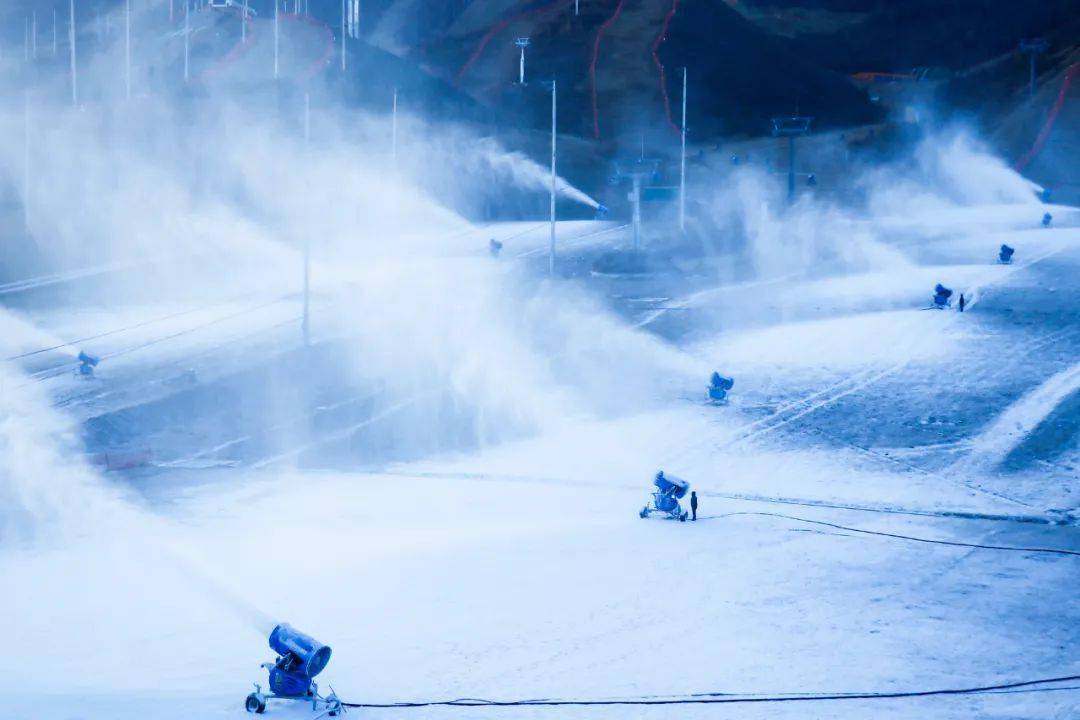 富龙滑雪场开始造雪文末彩蛋99元砸雪票