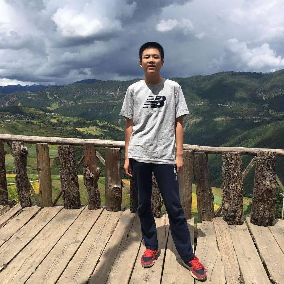 我有幸加入吴淞中学苗圃班,听到了来自同济大学汽车学院常教授的讲座