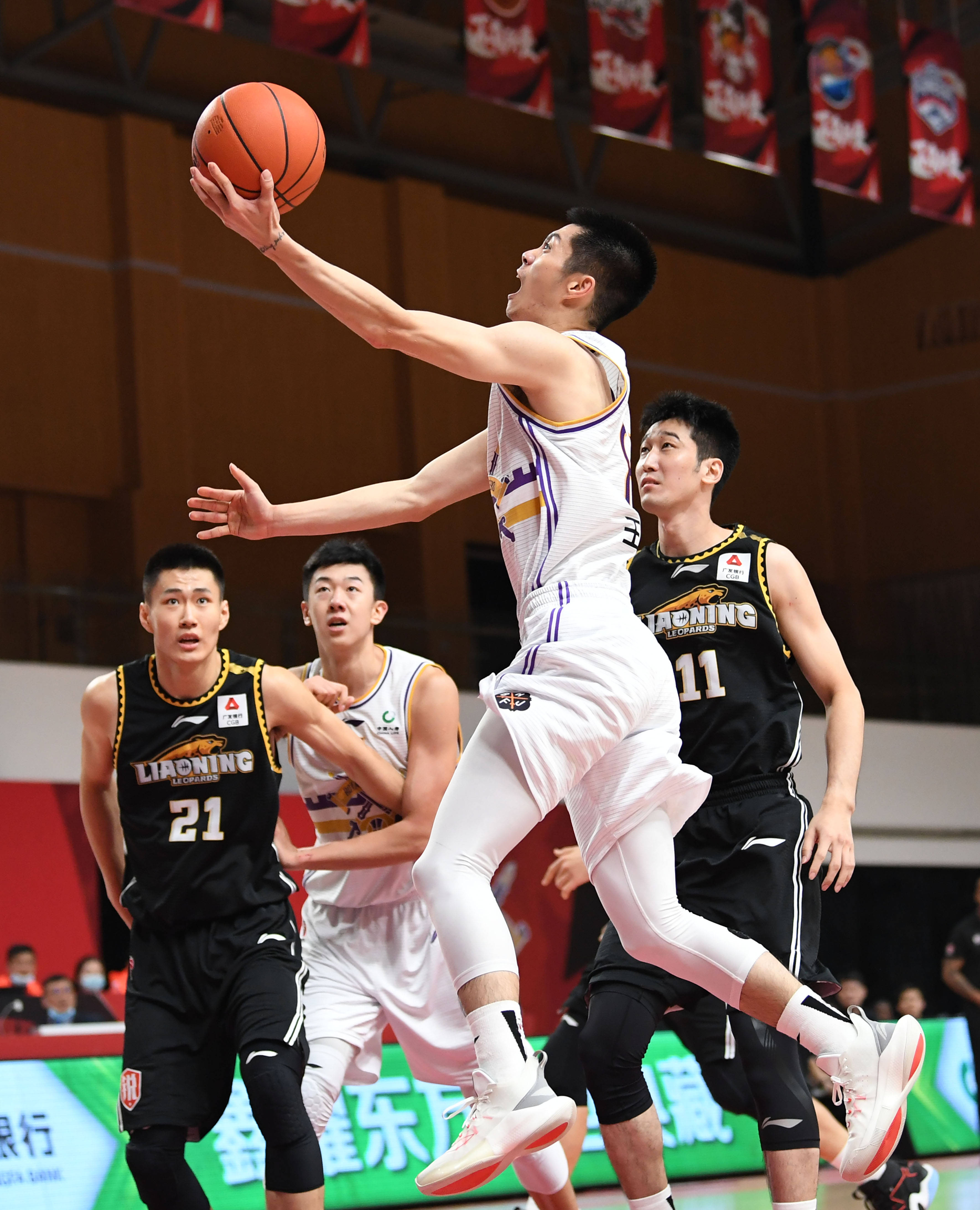 篮球cba第一阶段北京紫禁勇士不敌辽宁本钢