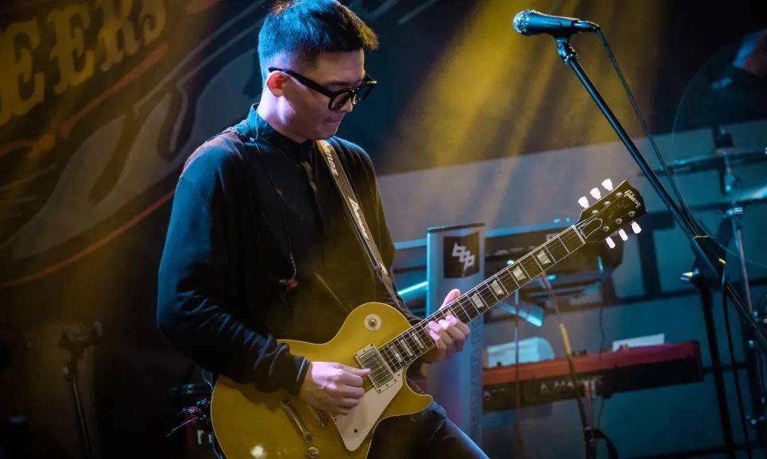 潘高峰复古青年的都市超时空浪漫旅行