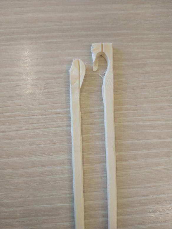 一次性筷子断成拼图让人好奇到底是怎么掰才能这样