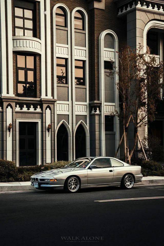 台湾车友改装30岁的跳灯版本宝马8系e31只为向后人证明我当年玩过改装