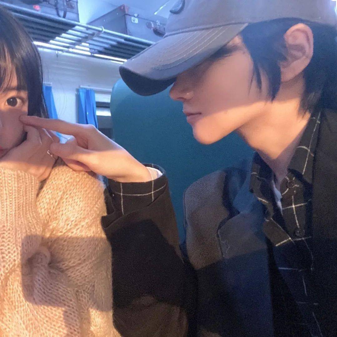 情侣头像我有两个愿望在你身边你在身边