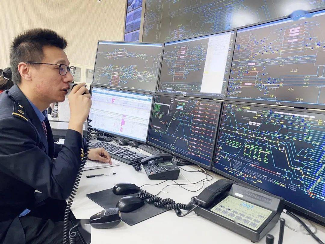 第一次代表大会即将召开 成都北车站团委组织车站团员 共叙团情 齐唱