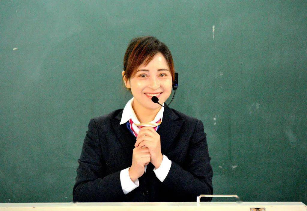 聚焦三人行小组建设研讨会在广元中学成功举行