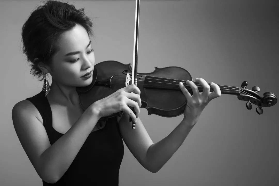 小提琴/于俏曾获邀参加萨尔兹堡 (salzburg),萨拉索