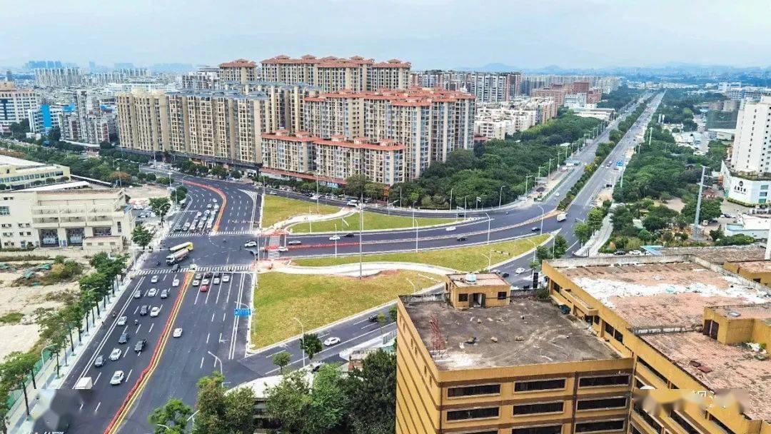 城视| 天山汕汾环岛消失了,新平交路口已基本完成建设