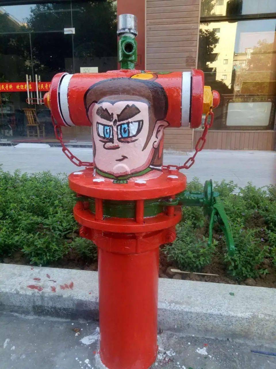创意涂鸦萌萌哒~这里的消火栓亮了!
