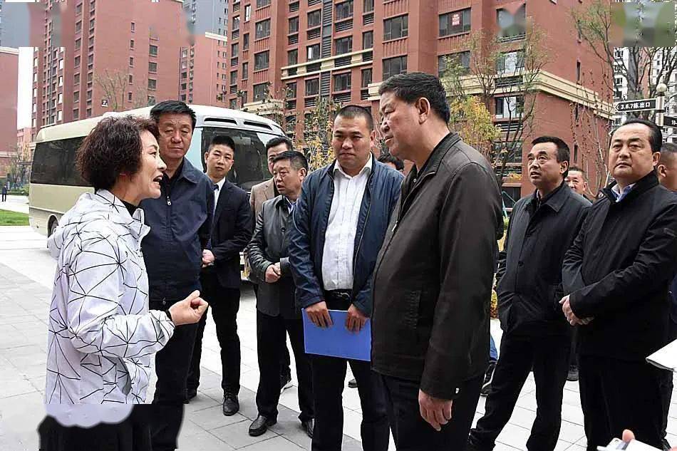 【时政】王军督查办理市民网上留言反映住房及物业管理问题_手机搜狐