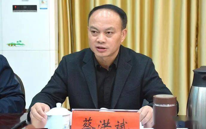 黔西南州食安办副主任,食品安全总监杨明江,兴仁市副市长蔡洪斌出席.