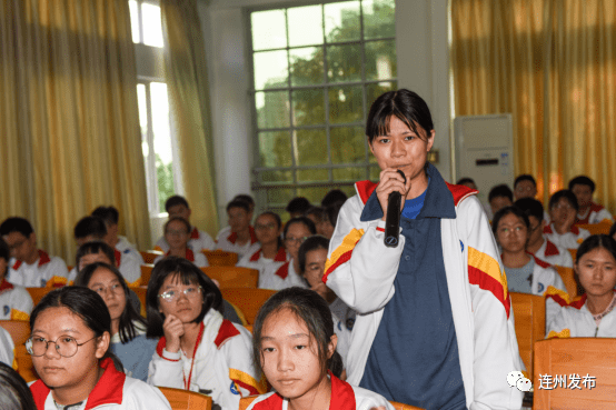 我的父亲母亲编剧鲁迅文艺奖获得者来连州送大餐