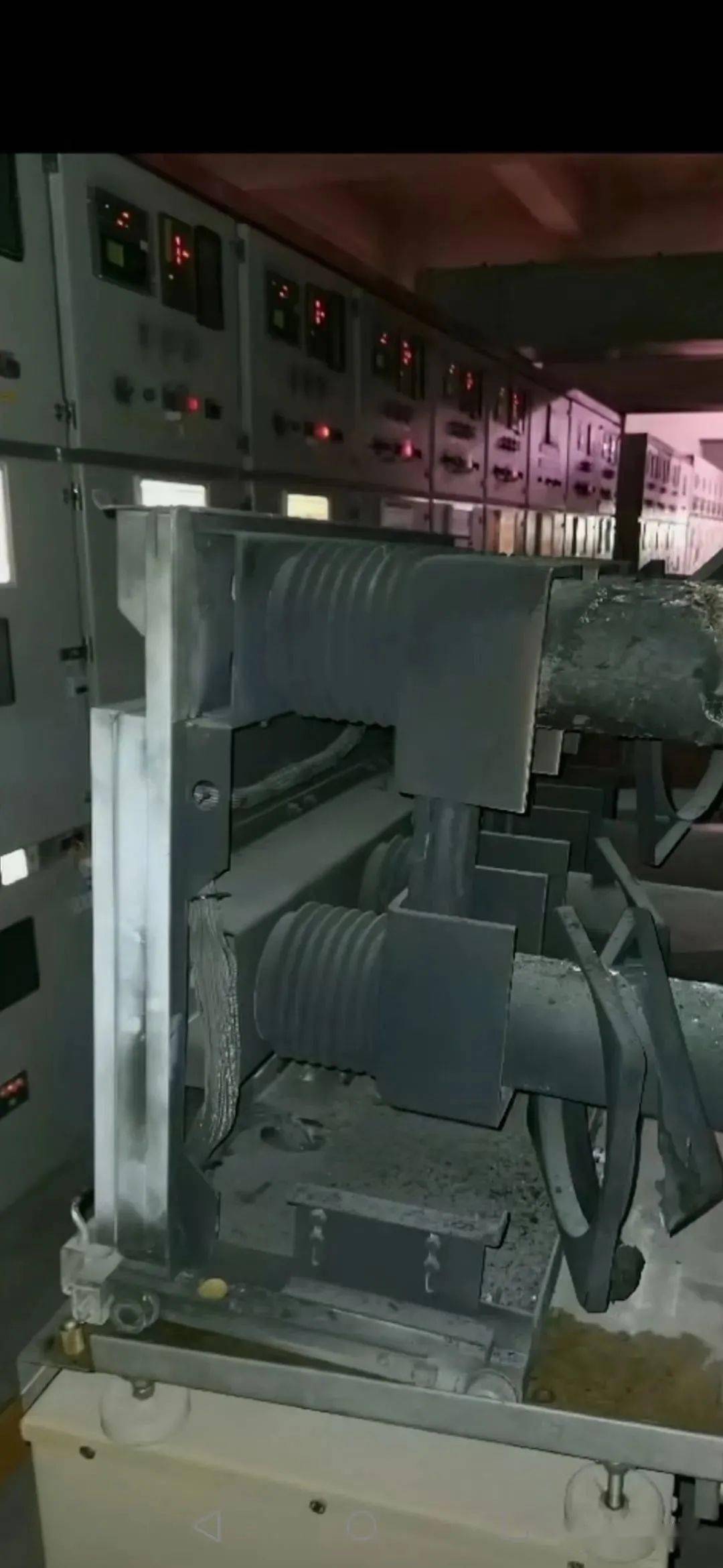 开关柜炸了现场惨烈慎入