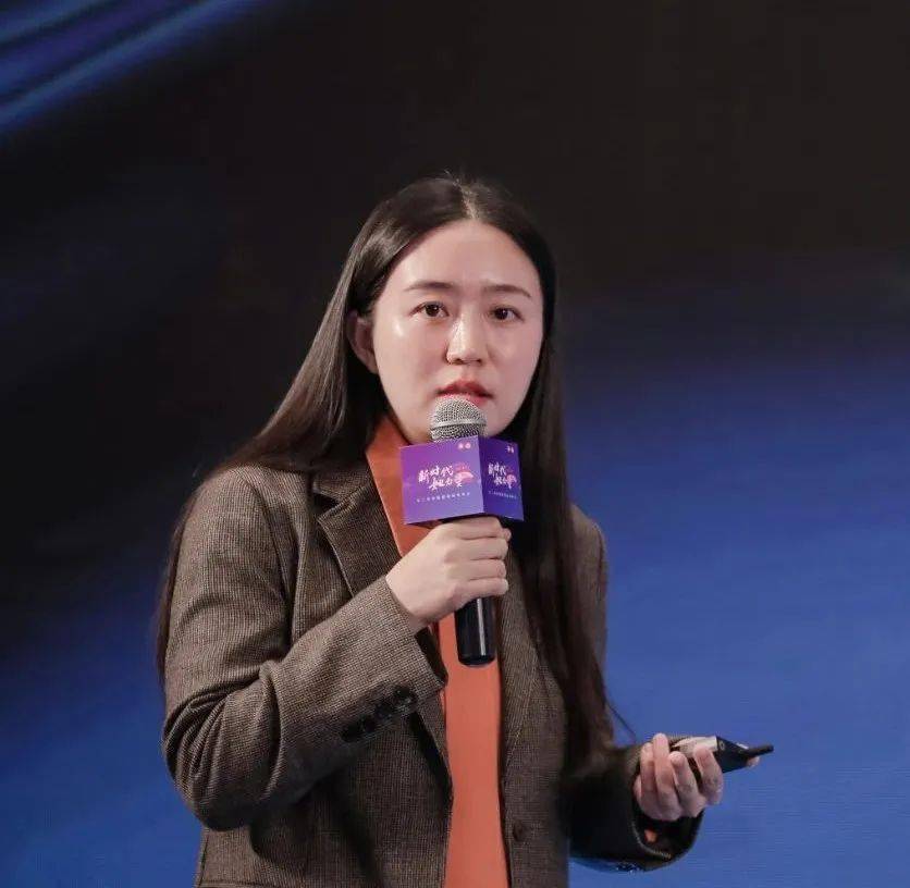 峰会上,我省合肥微晶材料科技有限公司总经理张梓晗,展示了她创业的