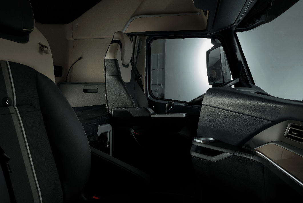 全新一代 驭时而进——中国重汽豪沃th7耀然上市!_搜狐汽车_搜狐网