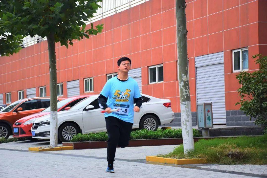 西京学院第二届校园迷你马拉松比赛开跑啦