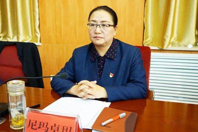 尼玛卓玛提高思想认识抓住关键环节为确保圆满完成村社区换届选举夯实