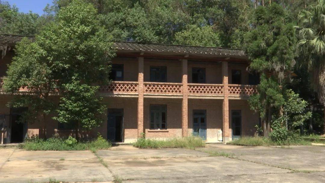 比404更让你好奇,比九层妖塔更真实的909基地 | 小v拆盲"核"