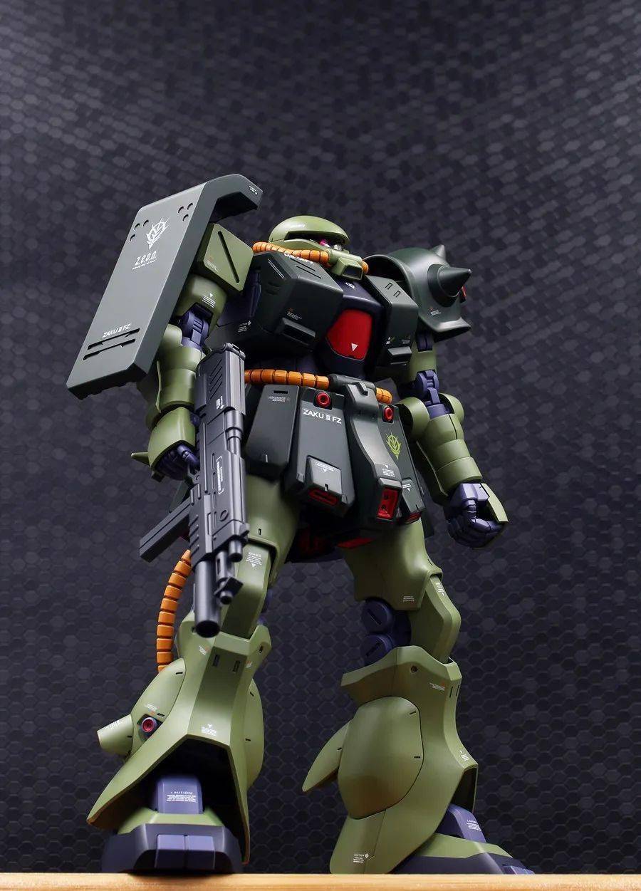 是最原始的配色也会有非常赞的效果,altium x的这个re扎古2改就是如此