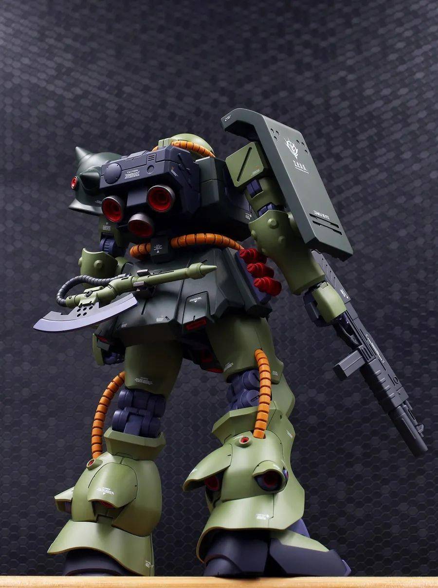 是最原始的配色也会有非常赞的效果,altium x的这个re扎古2改就是如此