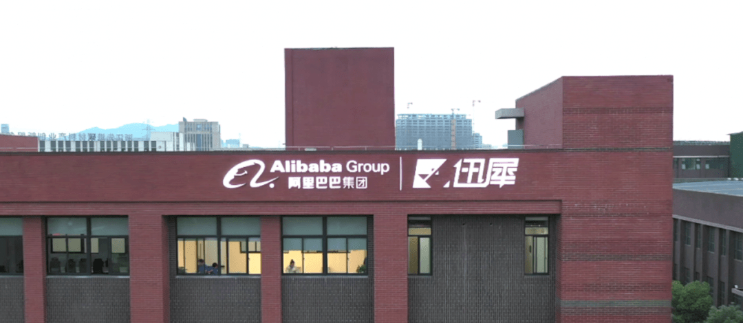 犀牛工厂的秘密武器,能自动准识别布料细微瑕疵的大脑,准确率高达90%