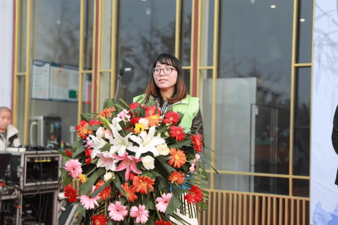 书香洛龙志愿者代表发言活动期间,洛龙区招募的包括在校大学生,个体